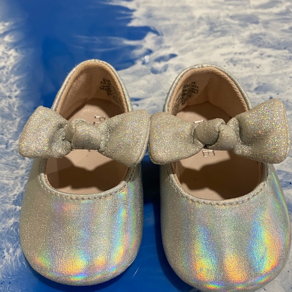 🔥2 Beautiful Baby Girl Shoes 0-3 Months🔥 - Picture 4 of 5